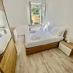 2 Mimose Apartment